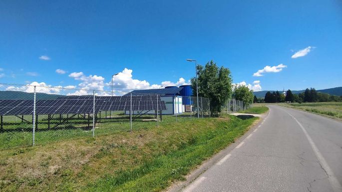 Kizöldülő Esztelnek: óriásit spórolnak a községi villanyszámlán